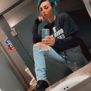 Meet your Posher, Mercades